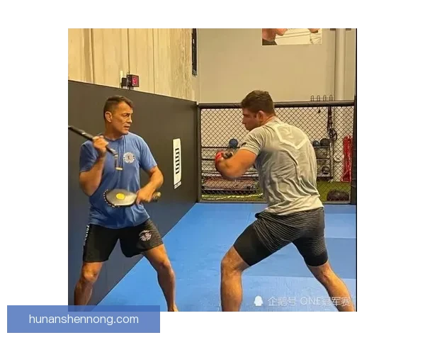 包舍日古冷与马库斯巅峰对决引爆赛场荣耀之夜世界格斗传奇强强碰撞