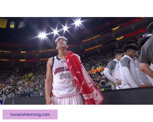 CBA常规赛焦点战新疆男篮主场迎战广州队争夺季后赛主动权